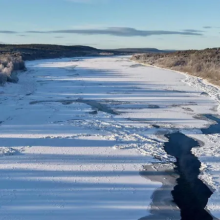 מלון Shaman Village - & Glass Igloos רובניימי