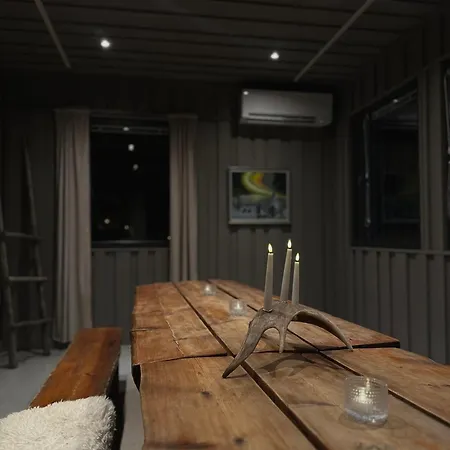 Shaman Village - & Glass Igloos מלון