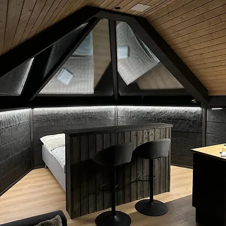 Shaman Village - & Glass Igloos מלון *